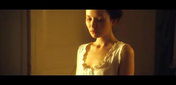  Emily Browning - Summer In February